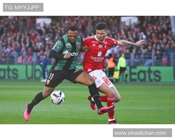 波尔多主场迎战梅斯争夺三分全力以赴展现实力与决心